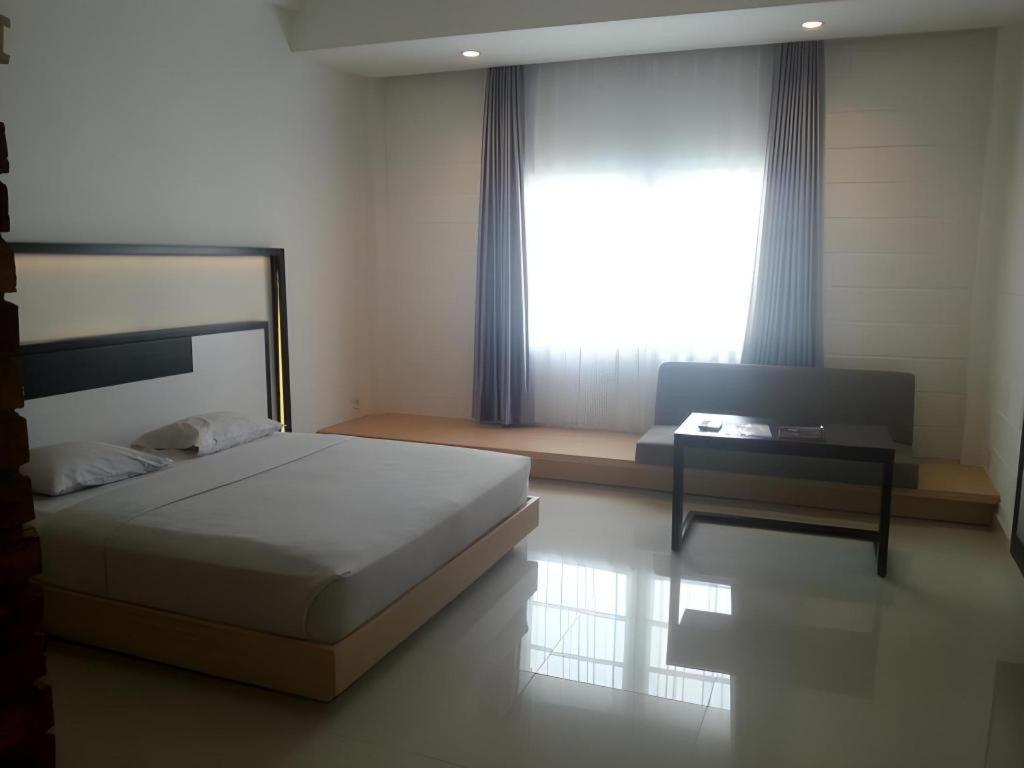 โรงแรม บัวนา เลสตารี บาลิกปาปัน ภายนอก รูปภาพ
